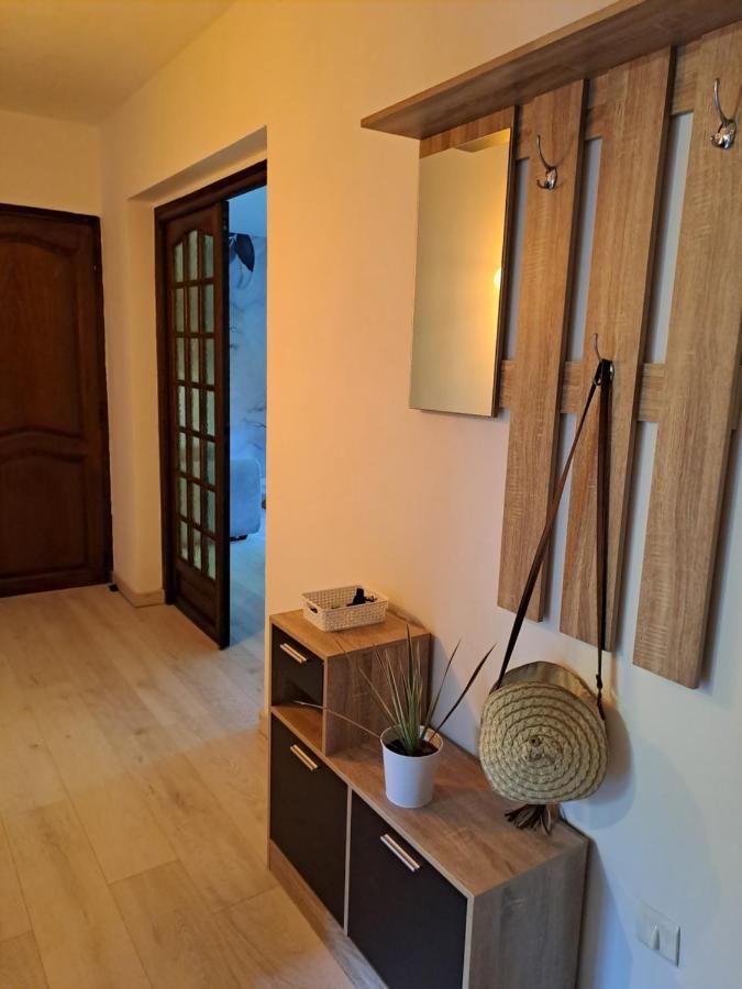 Apartamento T2 A 2Min Du Centre +Parking LʼIsle-sur-la-Sorgue Exterior foto