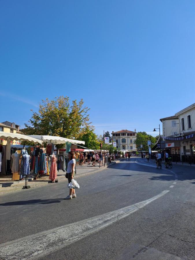 Apartamento T2 A 2Min Du Centre +Parking LʼIsle-sur-la-Sorgue Exterior foto